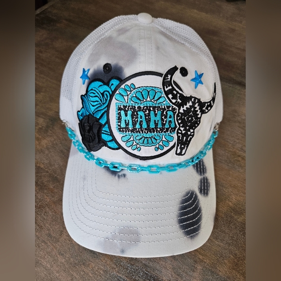Black and white tie dye trucker hat with hat chain and star studs - Picture 1 of 4